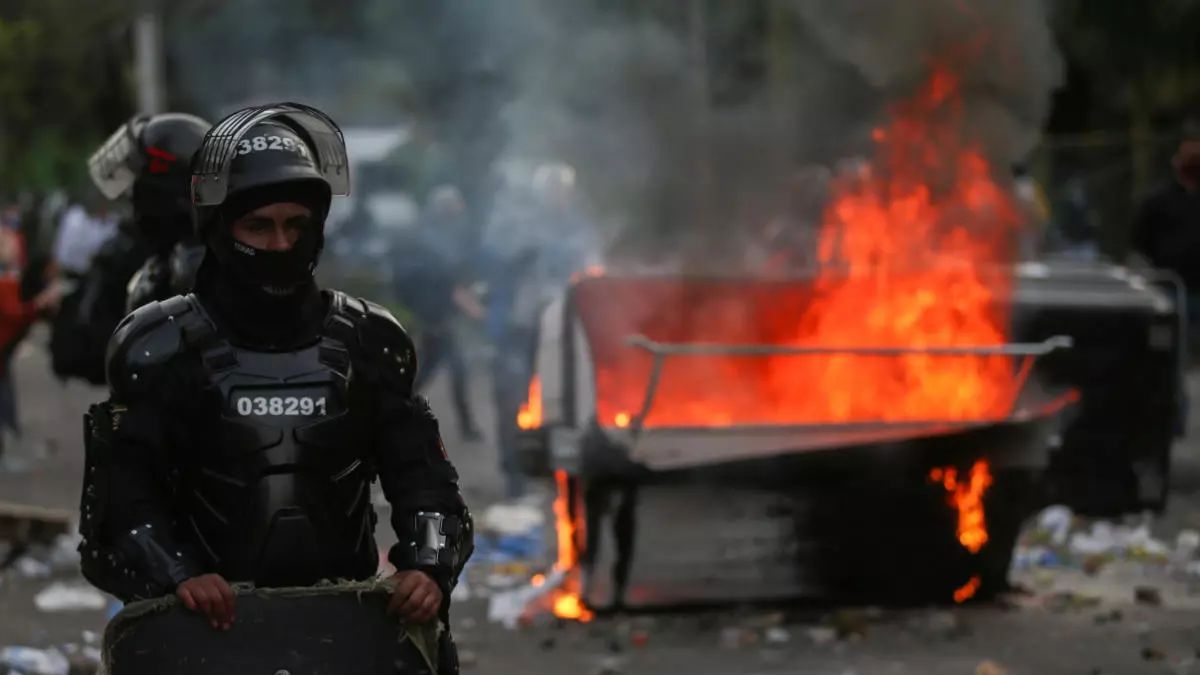 Señor presidente: septiembre negro en Colombia – Por: Gustavo Castro Caycedo Colombia se agrava hoy, cuando ha regresado el incontenible baño de sangre y las masacres que la sacuden en este “septiembre negro”.