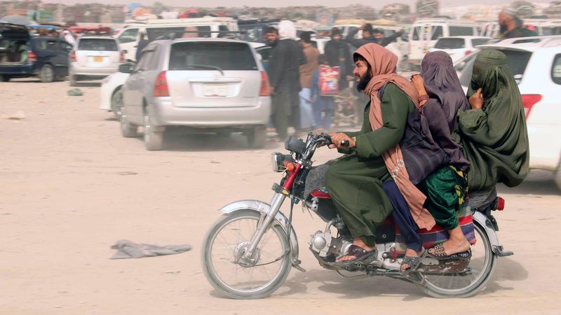Afganistán, crónica de una ficción – Por: Mònica Bernabé 